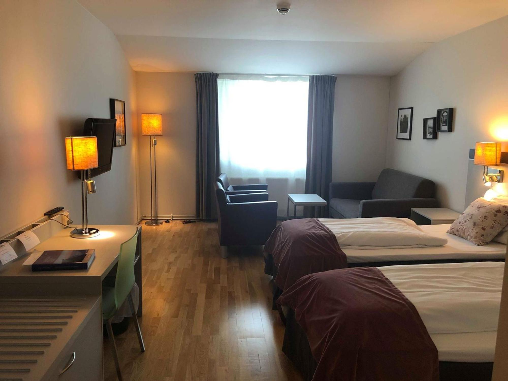 Skaslien Hotel & Guesthouse Kirkenaer Экстерьер фото